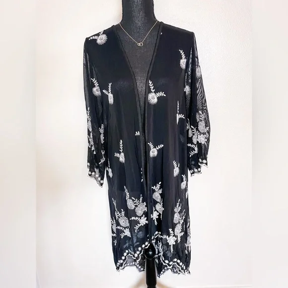 Pins and Needles Embroidered Black and White Sheer Kimono Size L - Picture 3 of 9